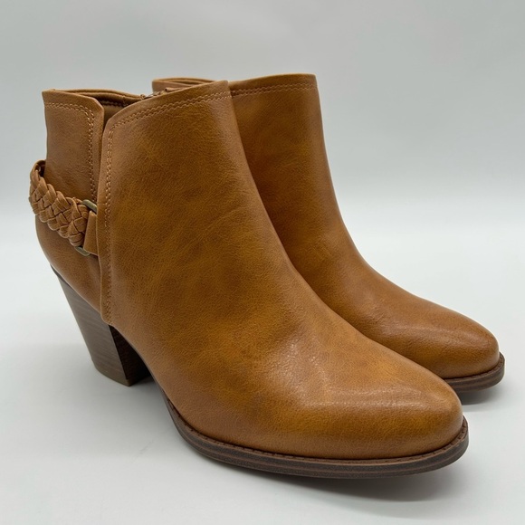 BareTraps Shoes - Baretraps Chestnut Booties 8M Vegan Leather Braided Strap Heeled Ankle Boots NWT